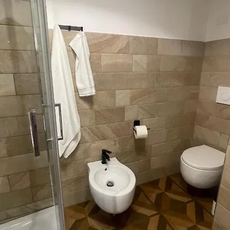 게스트하우스 Santa Lucia 4*