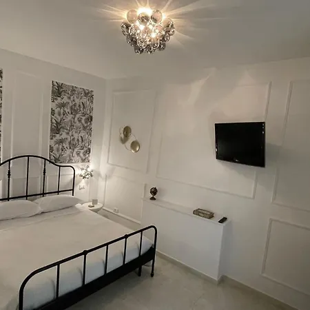 ゲストハウス Santa Lucia ラメーツィア・テルメ