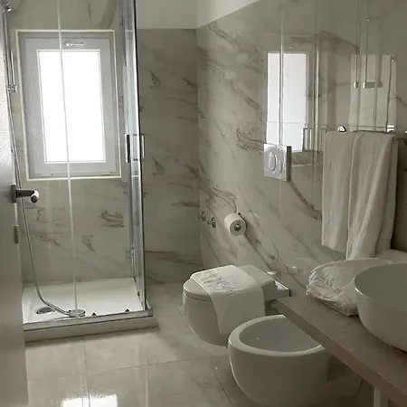 Pensión Santa Lucia 4*