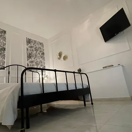 Santa Lucia ゲストハウス 4*