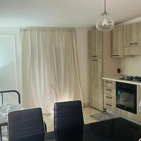 ゲストハウス Santa Lucia ラメーツィア・テルメ